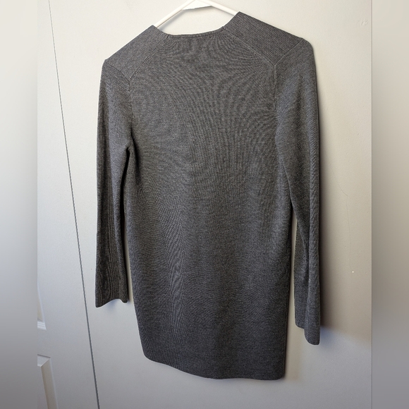 UNIQLO Women Gray Cardigan Size Small  Long Sleeves 2 Front Pockets 44% Wool - Picture 7 of 10